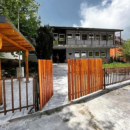 Vertical Hostel Mavrovo Exterior photo