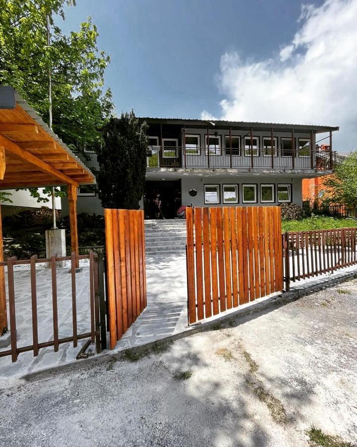Vertical Hostel Mavrovo Exterior photo